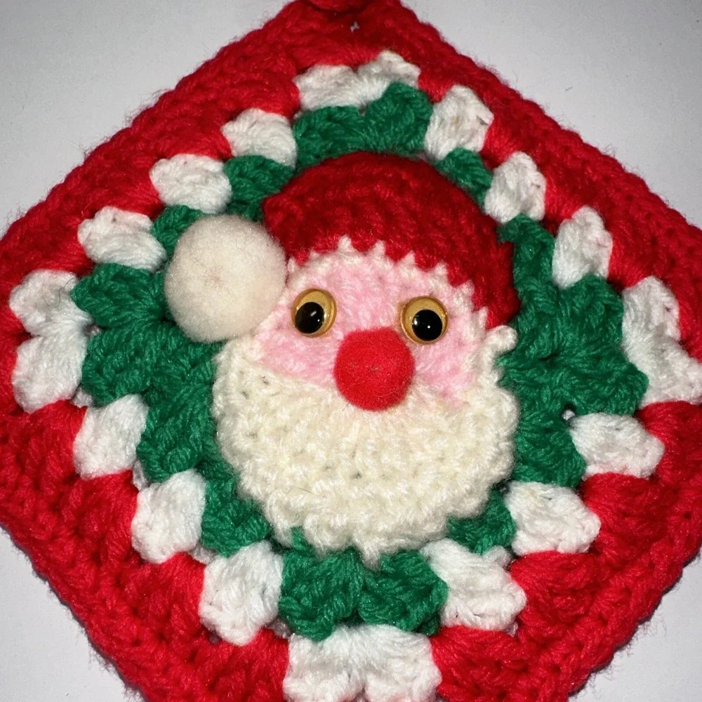 Vintage Handmade Christmas Kitch Santa Crocheted‎ Pot Holder Hot Pad 5.5